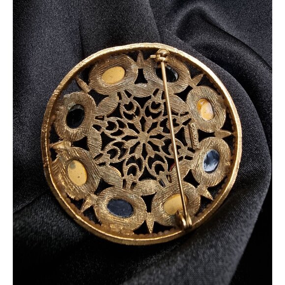 Vintage COROCRAFT Red & Black Cabochon Gold-Tone Circular Brooch Pin Jewelry - Picture 6 of 6